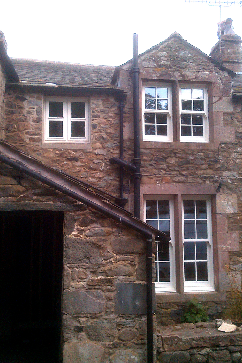 TImber sash windows from AJ&D Chapelhow (CLiburn) Ltd